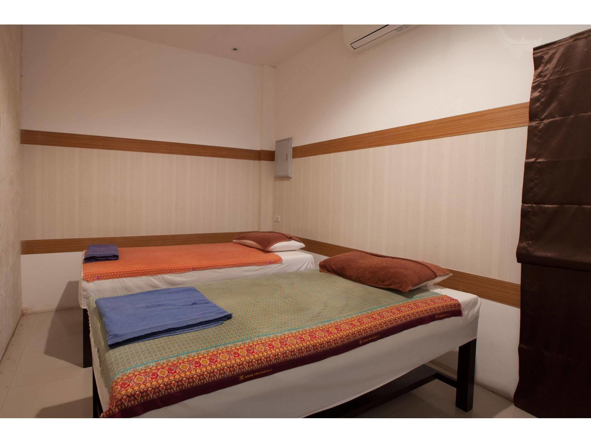 Green Residence Hotel Банг-Рак Экстерьер фото